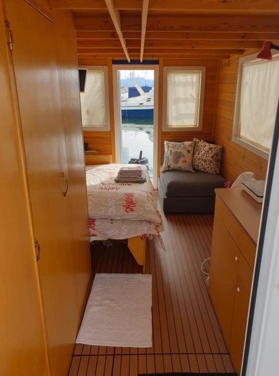 Houseboat Cagliari Hotel Exterior photo